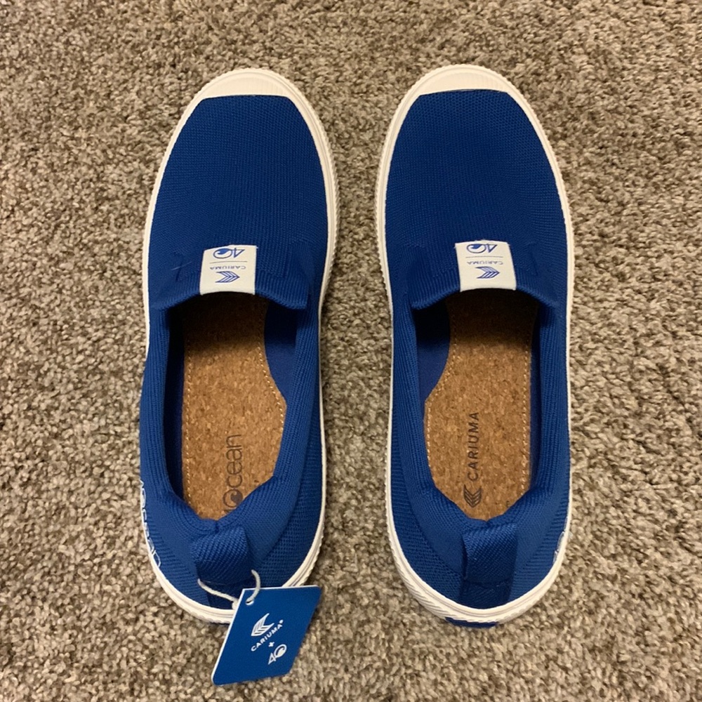 Cariuma mens slide ons